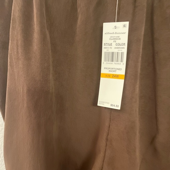 Alfred Dunner Classic Fit Corduroy Pants - Size 24W (Short) - Picture 5 of 10